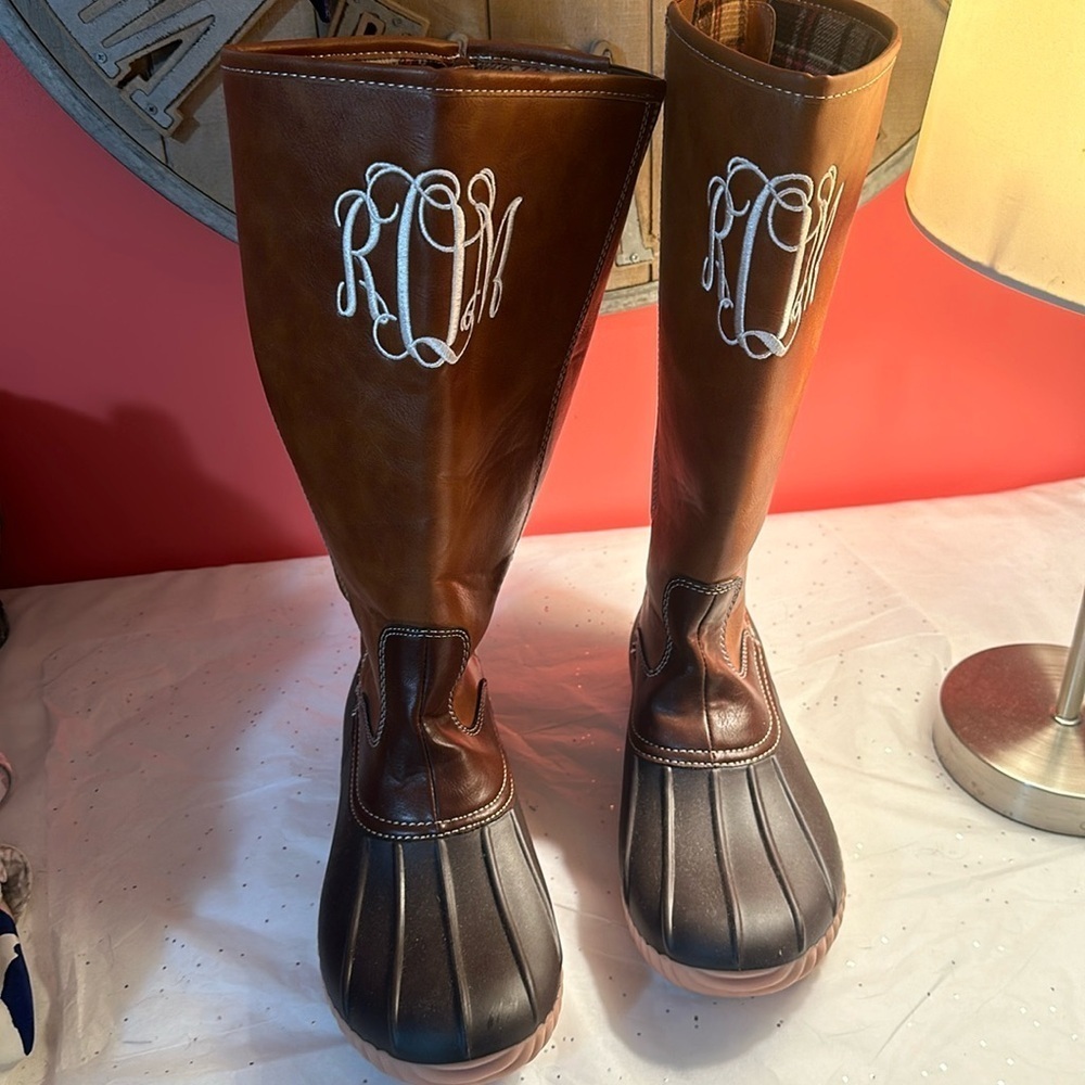 The coral palms rain boots